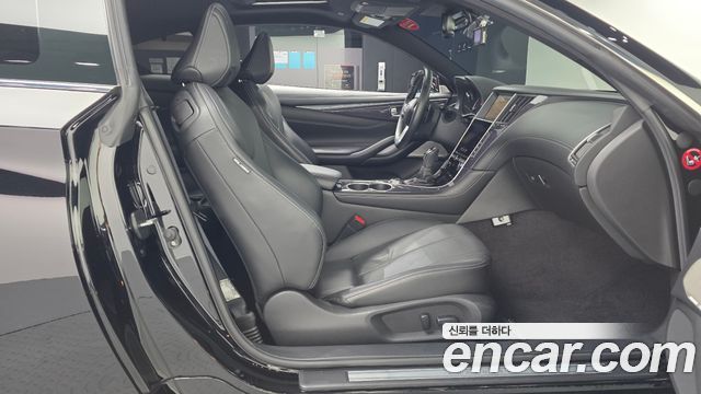 Infiniti Q60 2018 — photo 16