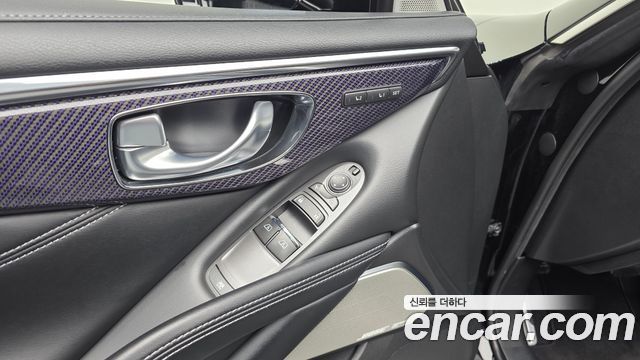 Infiniti Q60 2018 — photo 27