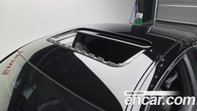 Infiniti Q60 2018 — photo 28