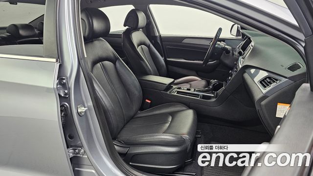 Hyundai Sonata 2017 — photo 16