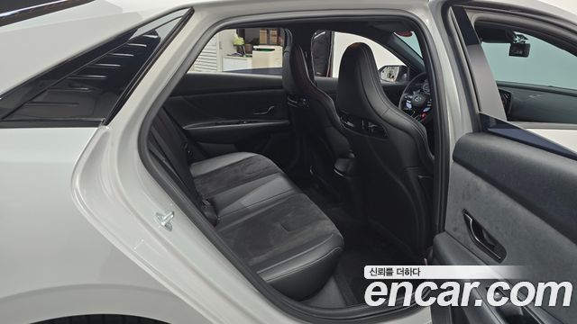 Hyundai AVANTE 2023 — photo 18