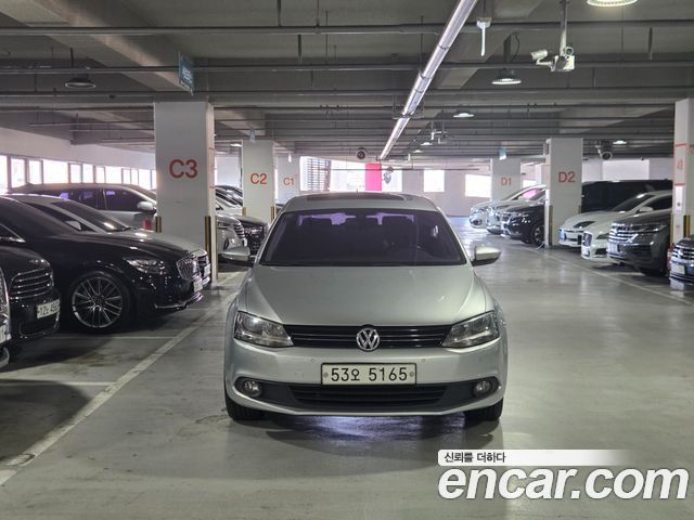 Volkswagen Jetta 2011 — photo 1