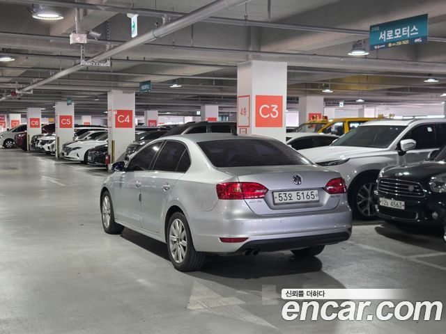 Volkswagen Jetta 2011 — photo 3