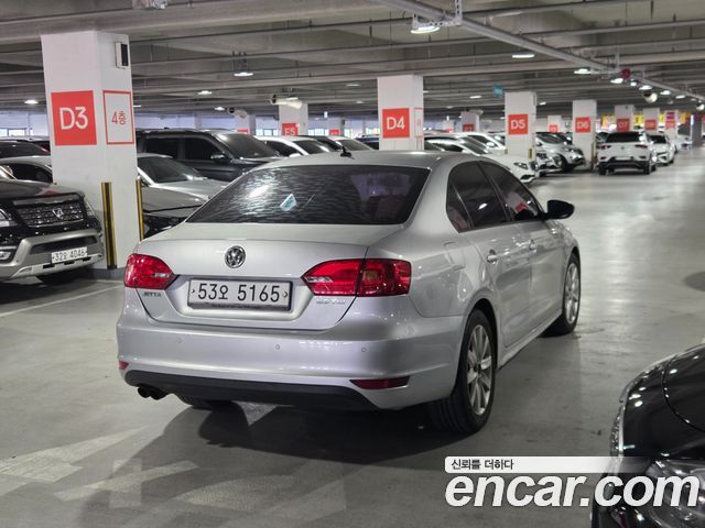 Volkswagen Jetta 2011 — photo 5