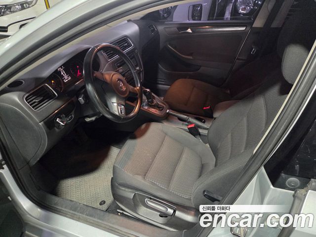 Volkswagen Jetta 2011 — photo 6