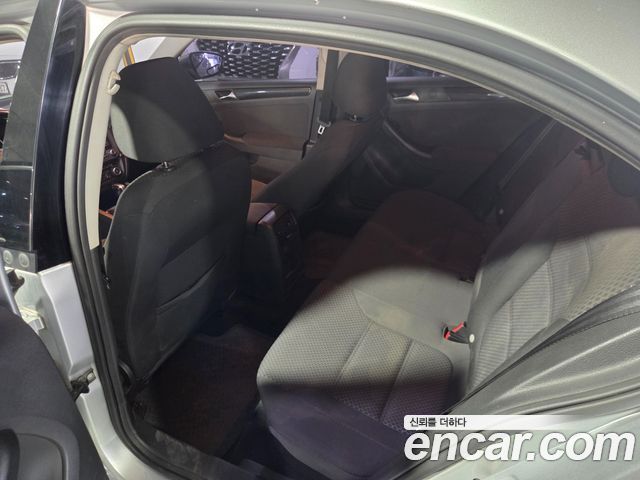 Volkswagen Jetta 2011 — photo 7