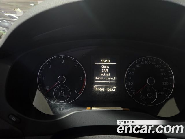 Volkswagen Jetta 2011 — photo 10
