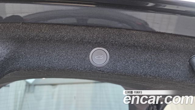 Tesla Model Y 2026 — photo 28