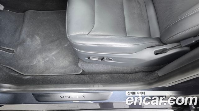 Tesla Model Y 2026 — photo 31