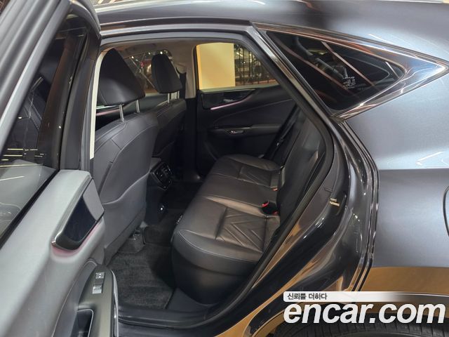 Lexus NX 2025 — photo 14