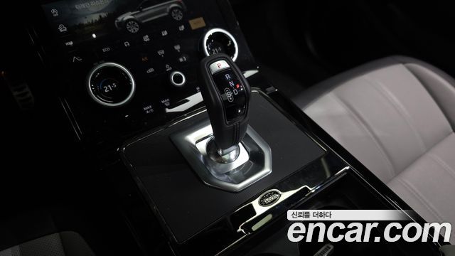 Land Rover Range Rover Evoque 2023 — photo 9