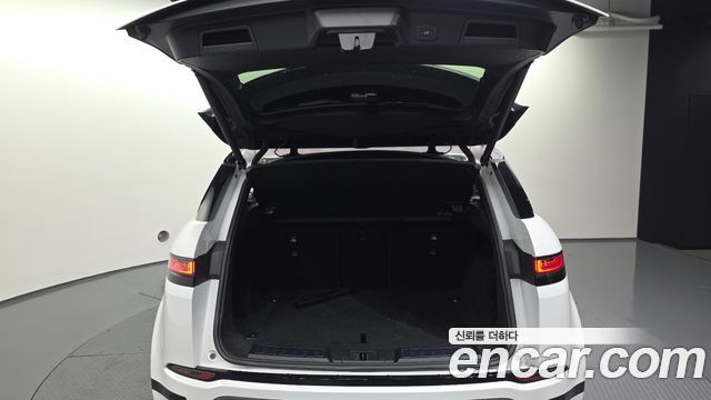 Land Rover Range Rover Evoque 2023 — photo 20