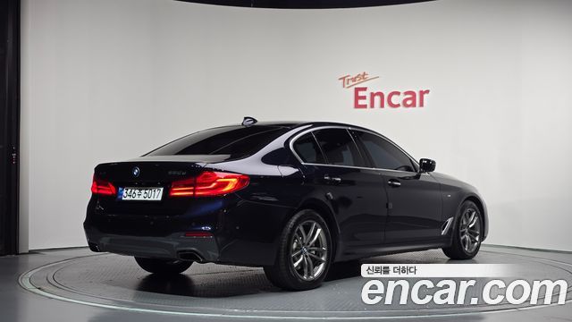 BMW 5-Series 2018 — photo 2