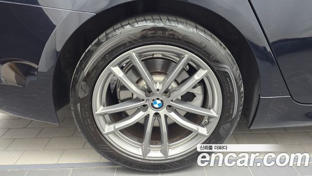 BMW 5-Series 2018 — photo 5