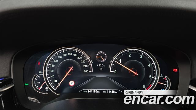 BMW 5-Series 2018 — photo 8