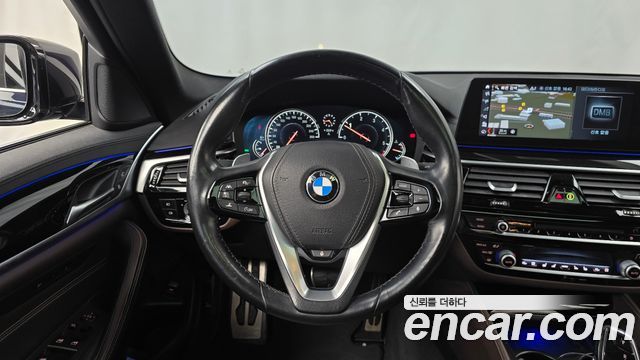 BMW 5-Series 2018 — photo 13