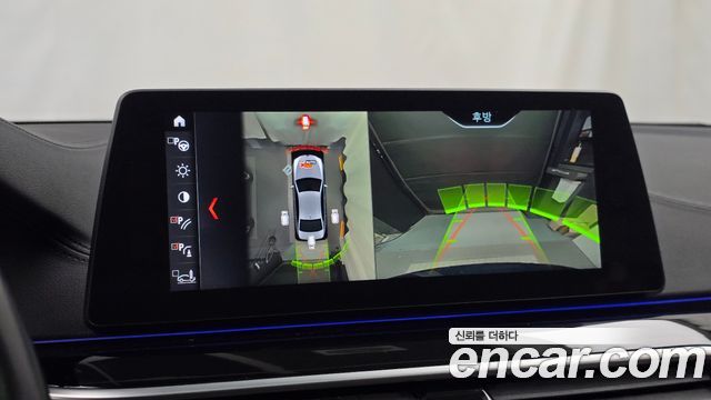 BMW 5-Series 2018 — photo 15