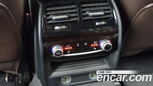 BMW 5-Series 2018 — photo 19