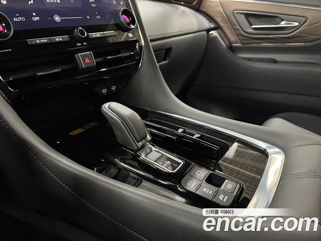Toyota Alphard 2024 — photo 9