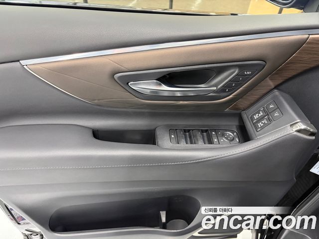Toyota Alphard 2024 — photo 18