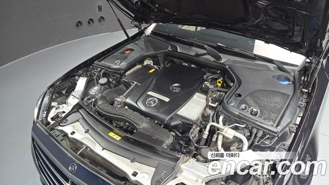 Mercedes-Benz E-Class 2018 — photo 6