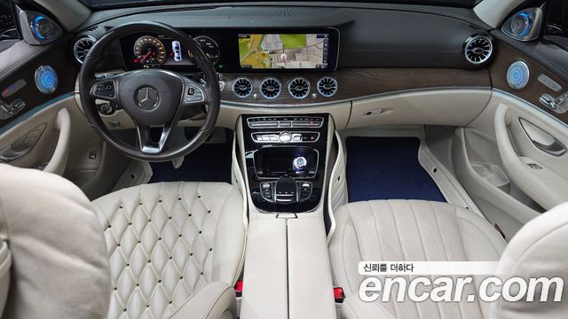 Mercedes-Benz E-Class 2018 — photo 10