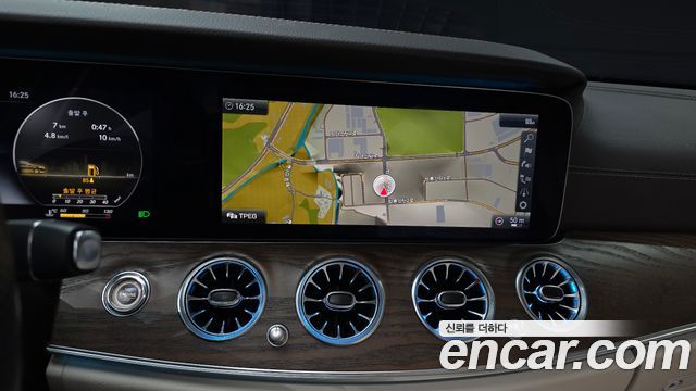 Mercedes-Benz E-Class 2018 — photo 22