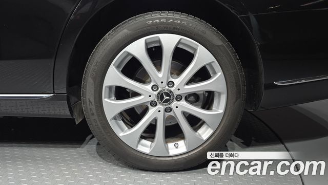 Mercedes-Benz E-Class 2018 — photo 7