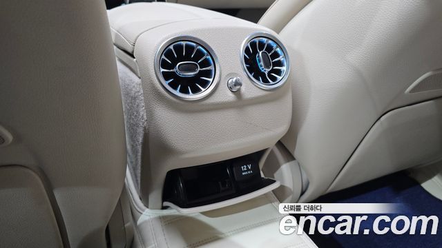 Mercedes-Benz E-Class 2018 — photo 29
