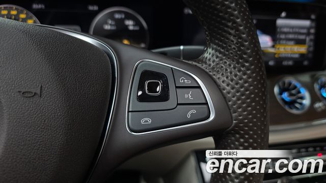 Mercedes-Benz E-Class 2018 — photo 31