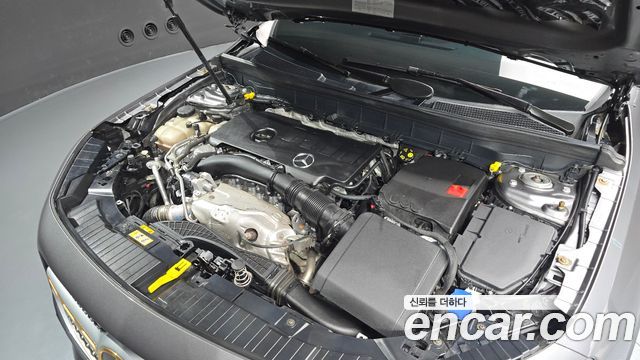 Mercedes-Benz GLB-Class 2020 — photo 6