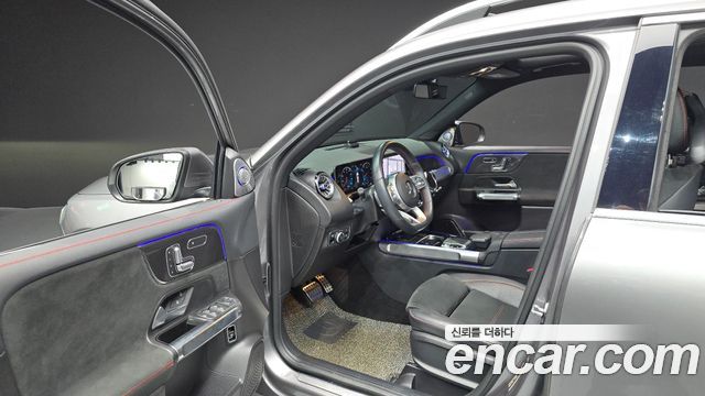 Mercedes-Benz GLB-Class 2020 — photo 13