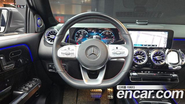 Mercedes-Benz GLB-Class 2020 — photo 19