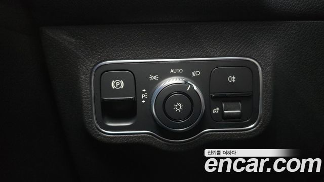 Mercedes-Benz GLB-Class 2020 — photo 26