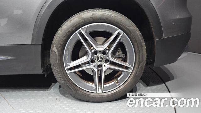 Mercedes-Benz GLB-Class 2020 — photo 7