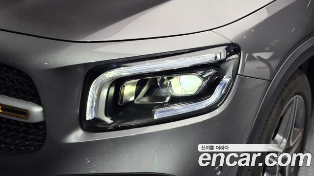 Mercedes-Benz GLB-Class 2020 — photo 8