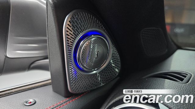 Mercedes-Benz GLB-Class 2020 — photo 27