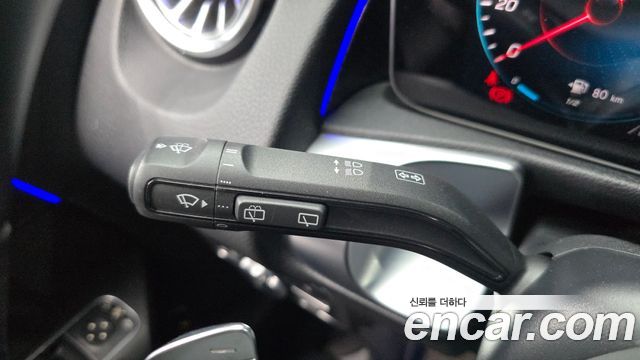 Mercedes-Benz GLB-Class 2020 — photo 28