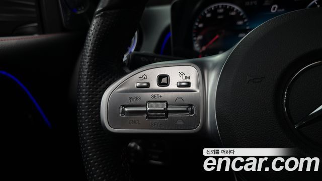 Mercedes-Benz GLB-Class 2020 — photo 29