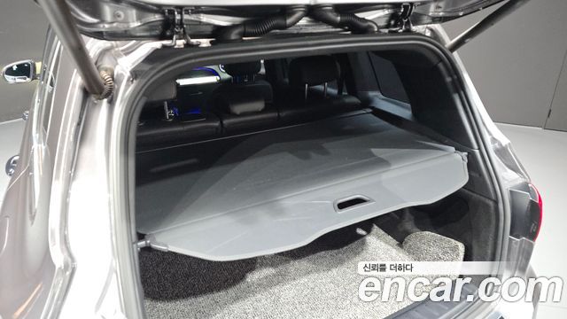 Mercedes-Benz GLB-Class 2020 — photo 33