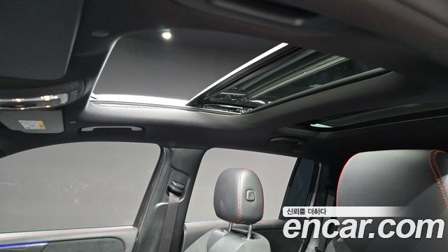 Mercedes-Benz GLB-Class 2020 — photo 34