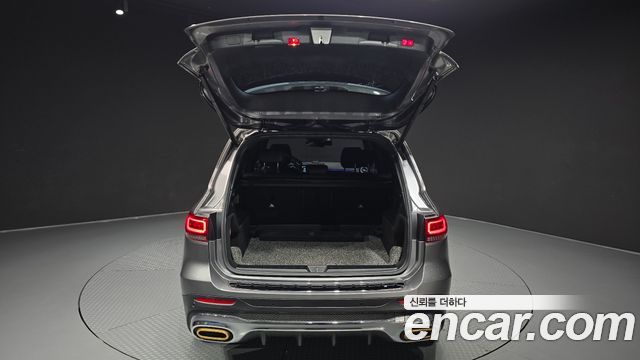 Mercedes-Benz GLB-Class 2020 — photo 35
