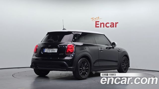 Mini Cooper 2024 — photo 2