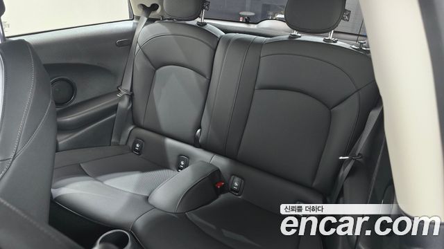 Mini Cooper 2024 — photo 17