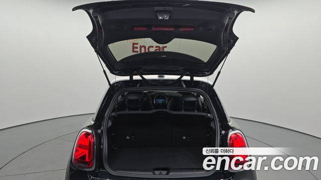 Mini Cooper 2024 — photo 21