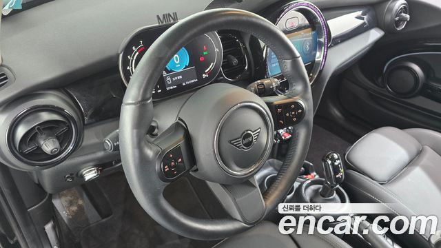 Mini Cooper 2024 — photo 24