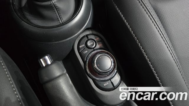 Mini Cooper 2024 — photo 25
