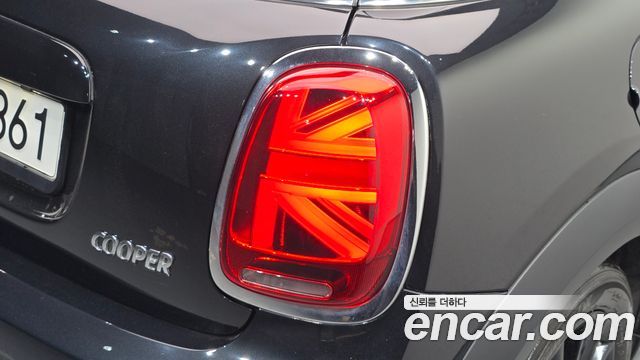 Mini Cooper 2024 — photo 9