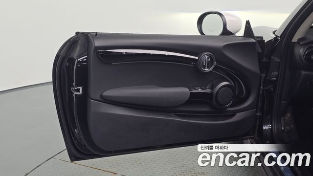 Mini Cooper 2024 — photo 14