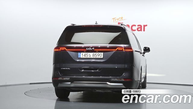 Kia Canival 2023 — photo 4